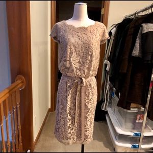 Capped sleeve lace dress